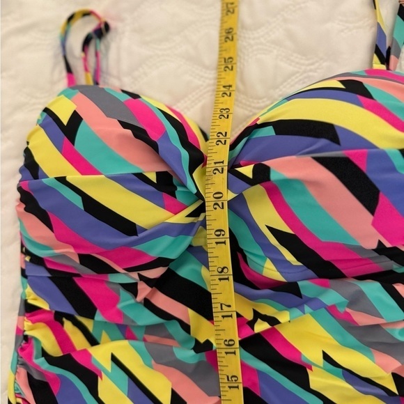 Relleciga Colorful Geometric print Rutched One Piece Swim Suit. NWOT. Size L - Picture 6 of 10